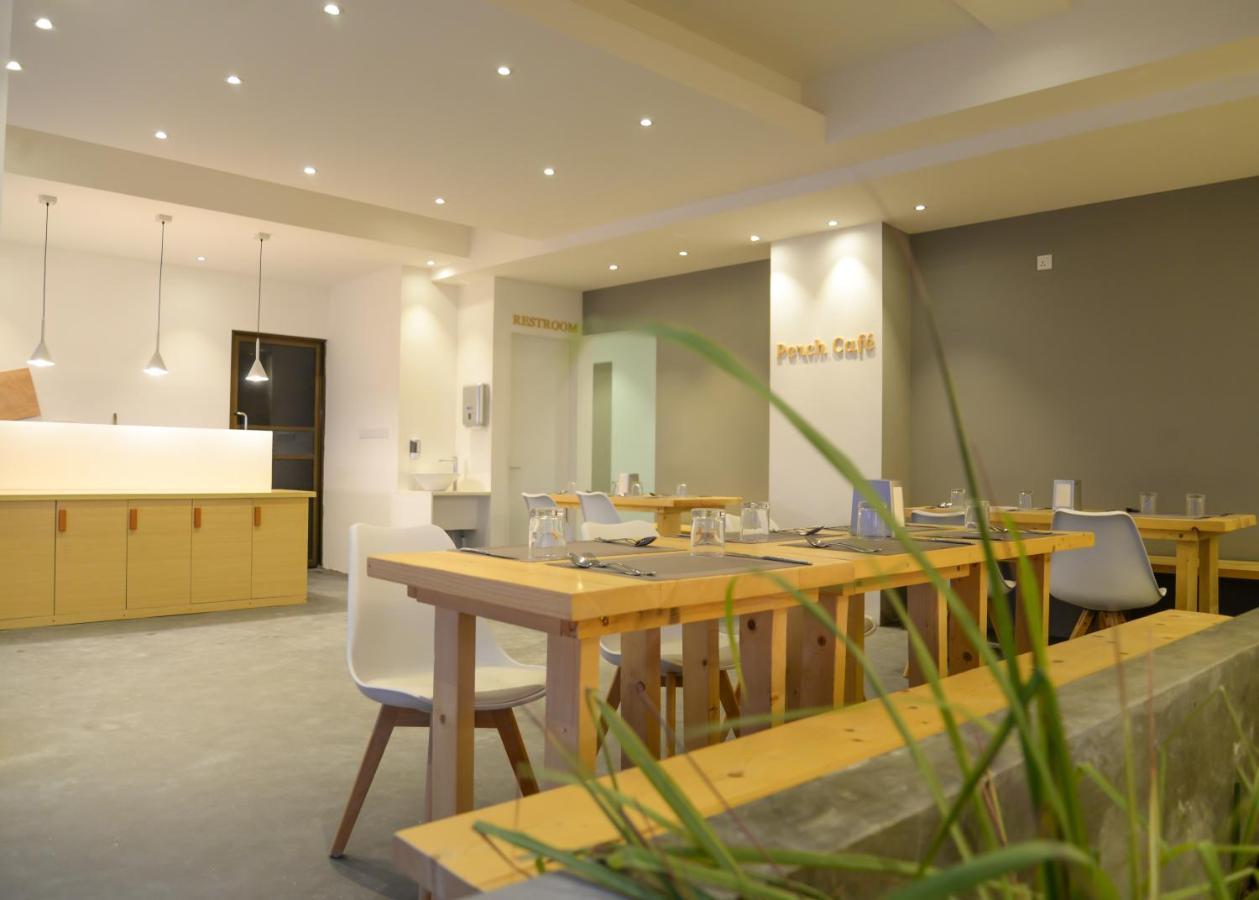 Portia Hotel&Spa Dhiffushi Esterno foto