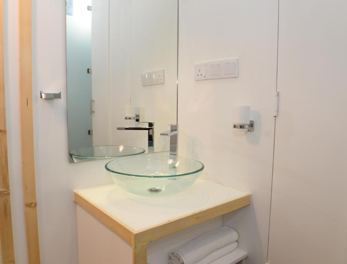 Portia Hotel&Spa Dhiffushi Esterno foto