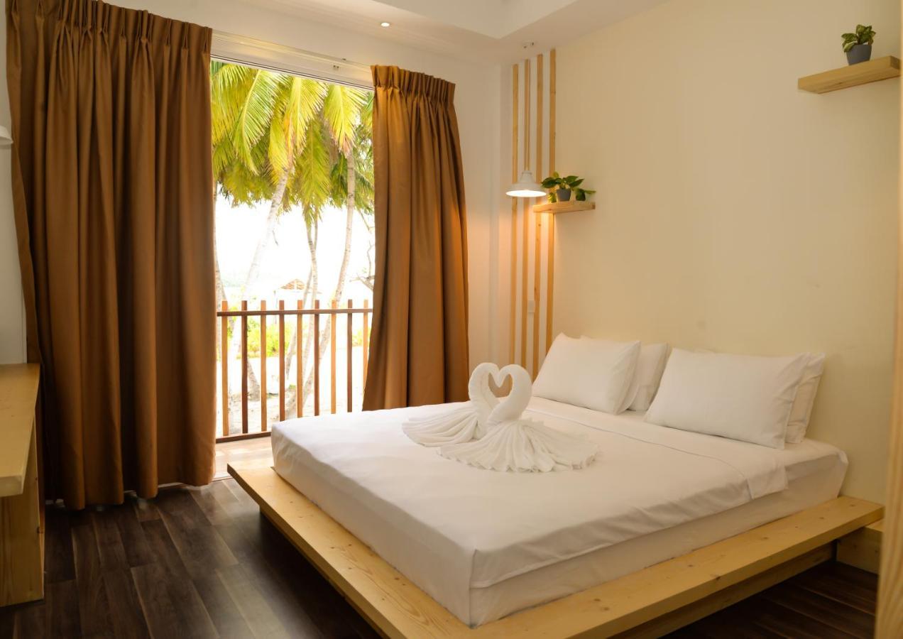 Portia Hotel&Spa Dhiffushi Esterno foto