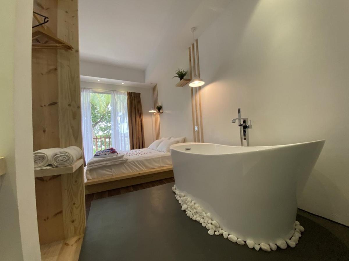 Portia Hotel&Spa Dhiffushi Esterno foto
