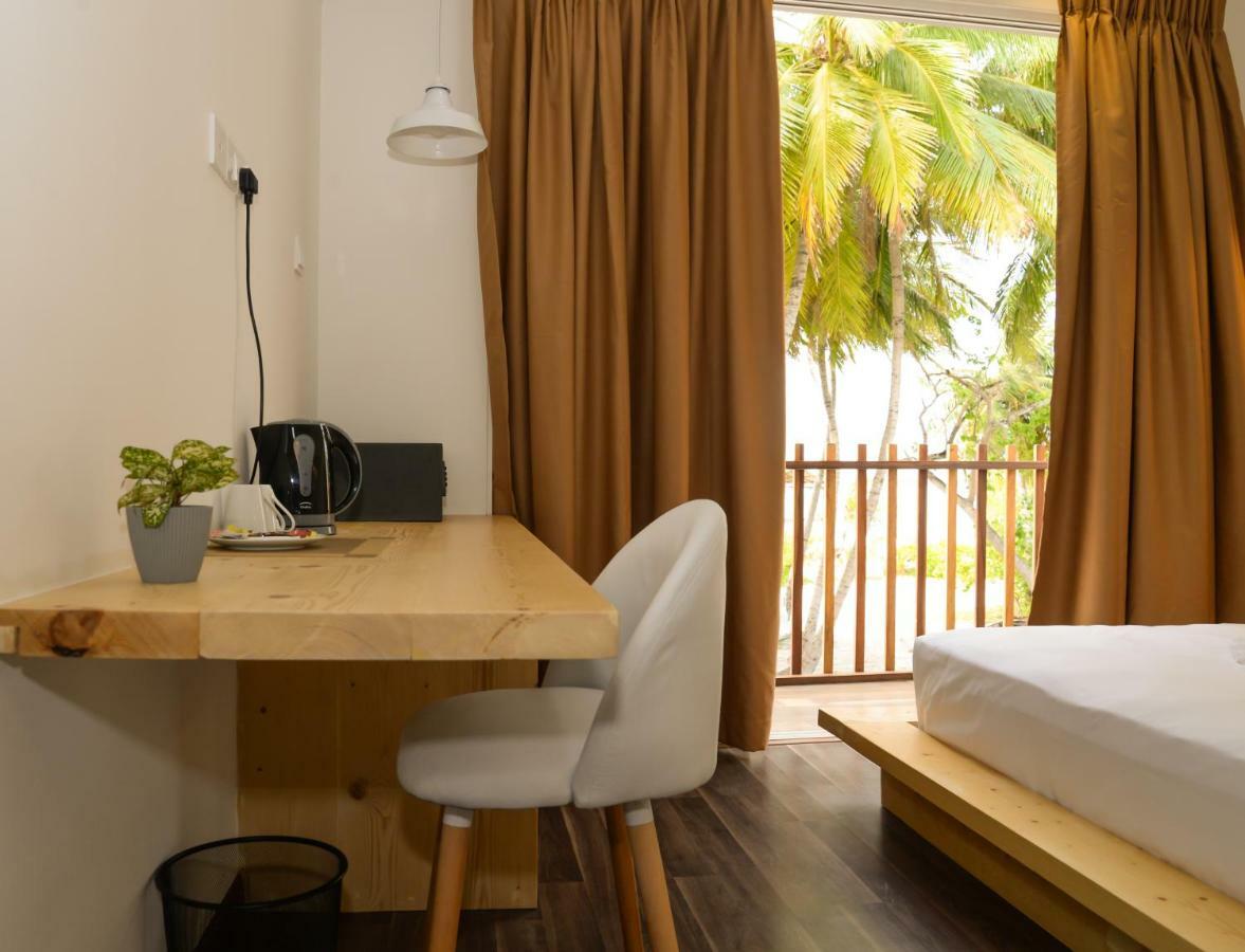 Portia Hotel&Spa Dhiffushi Esterno foto