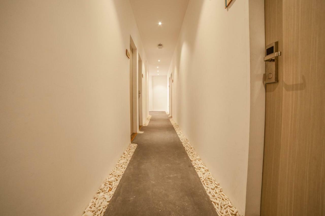 Portia Hotel&Spa Dhiffushi Esterno foto