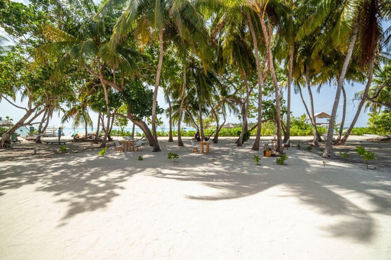 Portia Hotel&Spa Dhiffushi Esterno foto