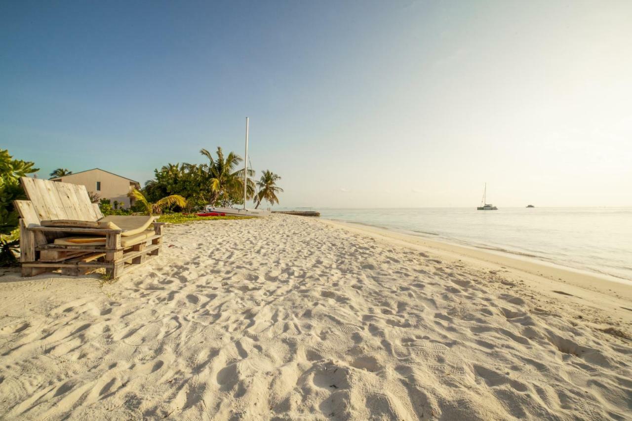 Portia Hotel&Spa Dhiffushi Esterno foto